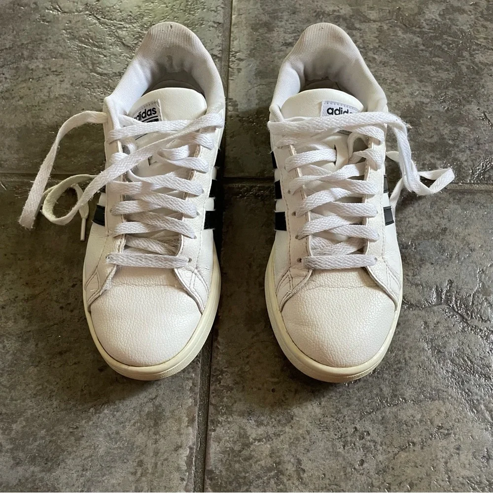 Adidas Cloudfoam Women’s Sneakers Shoes . Size US 8 - Picture 1 of 3